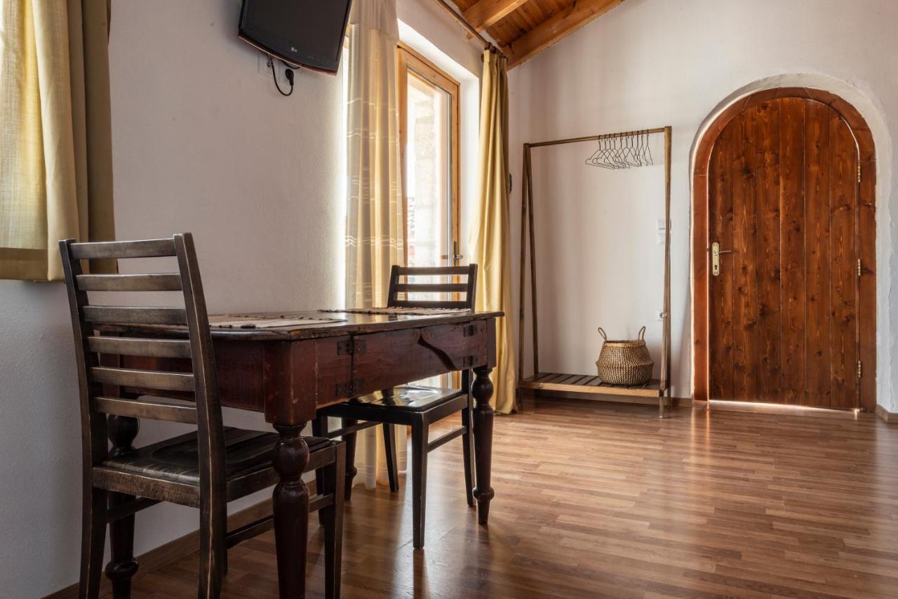 Amphora Guesthouse Himare Ngoại thất bức ảnh