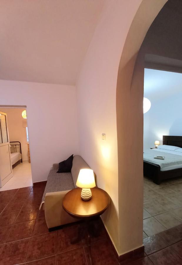 Amphora Guesthouse Himare Ngoại thất bức ảnh