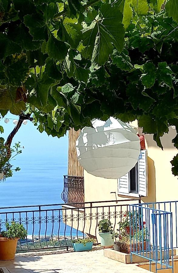 Amphora Guesthouse Himare Ngoại thất bức ảnh